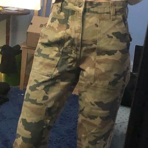 SUPER CUTE CARGO ARMY PRINT JEANS